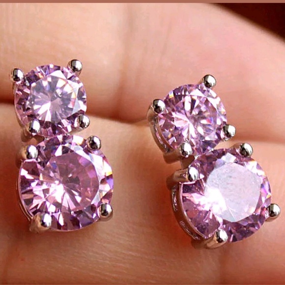 Jewelry - 5⭐Rated 18k White GF "8" Topaz Earrings